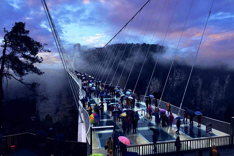 長(zhǎng)沙出發(fā)到張家界玻璃橋、天門(mén)山、玻璃棧道、鳳凰古城3日游