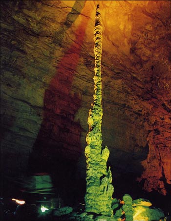 張家界國家森林公園、大峽谷、玻璃橋、鳳凰古城四日游