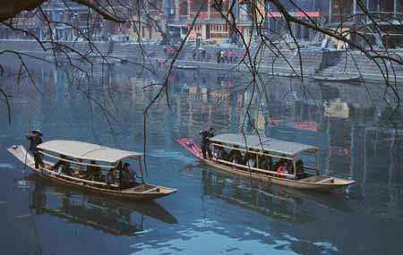 張家界森林公園、袁家界、天子山、大峽谷、玻璃橋、天門山、玻璃棧道、鳳凰古城三晚四日游